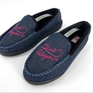 NWOT True Religion Slippers, Denim, Size small 7-8 spell out